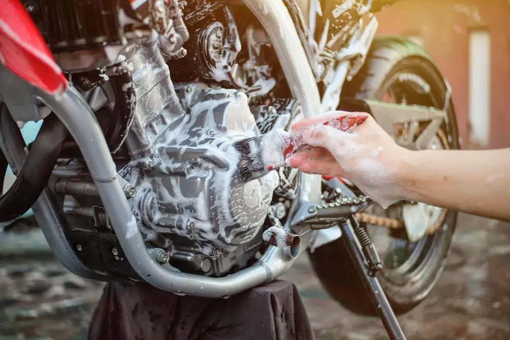 Cuci Motor Ekomomis-Bersih: Bersihkan Motor, Nikmati Kebebasan Berkendara di Cilacap